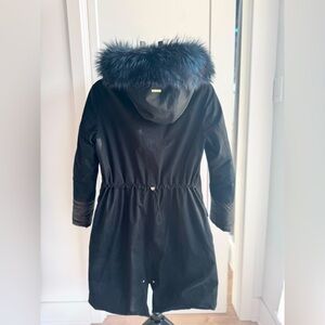 Soya and kyo down jacket with real fur trim. Navy fur